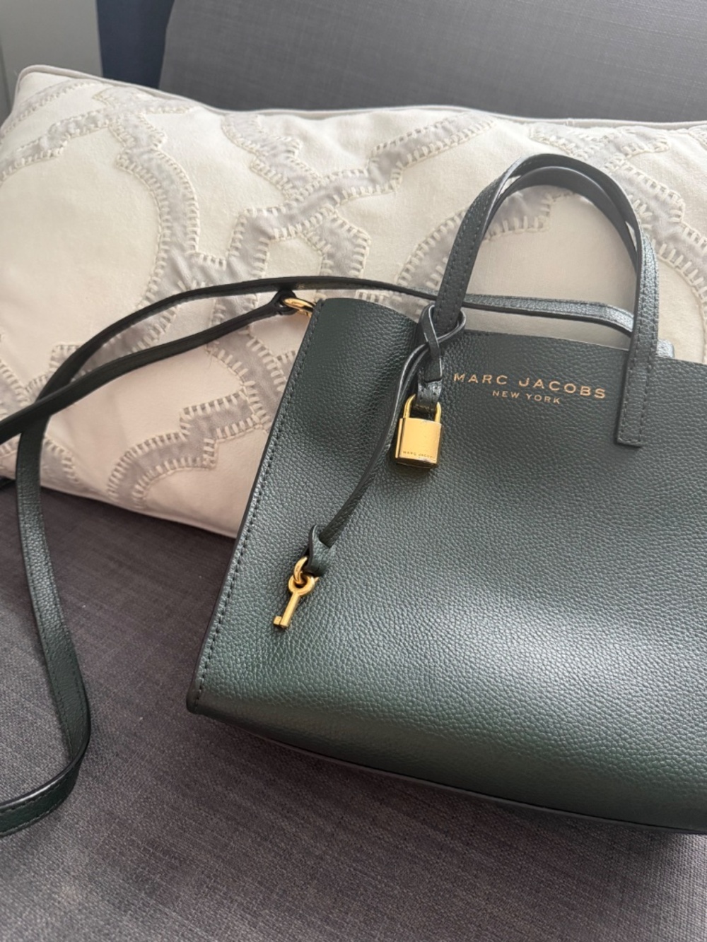 Marc Jacob’s emerald mini grind tote bag - great condition - Picture 9 of 10